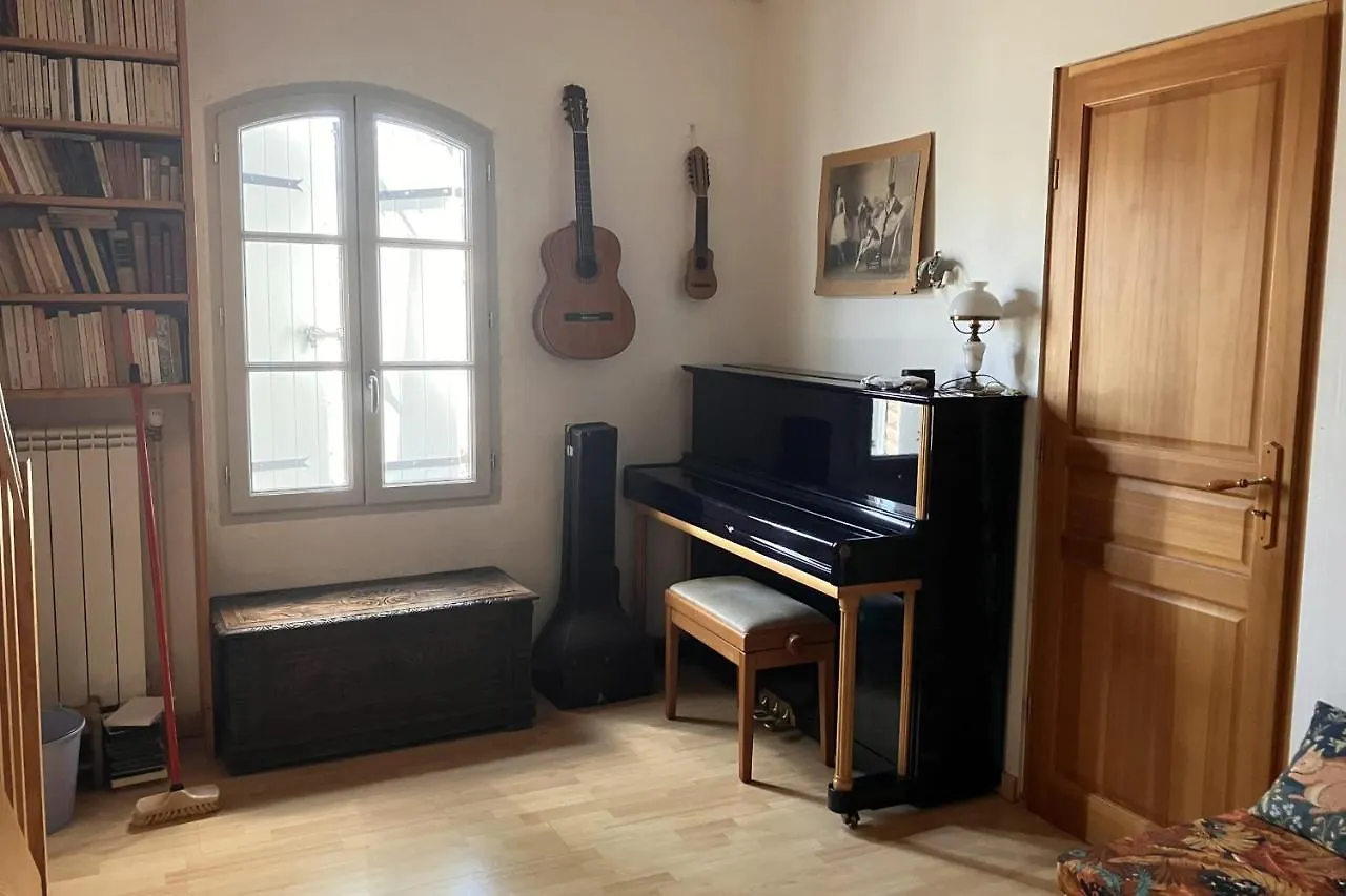 Superb 90M With Wifi Located In Avignon! Apartment